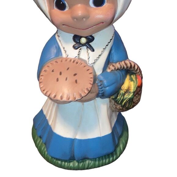 Vintage 60s Atlantic Mold Thanksgiving Pie Hand Painted Figurine Girl Gathering - Picture 5 of 5